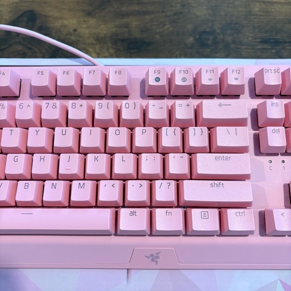 Razer BlackWidow V3 Quartz Keyboard with RGB Lighting - Picture 4 of 10